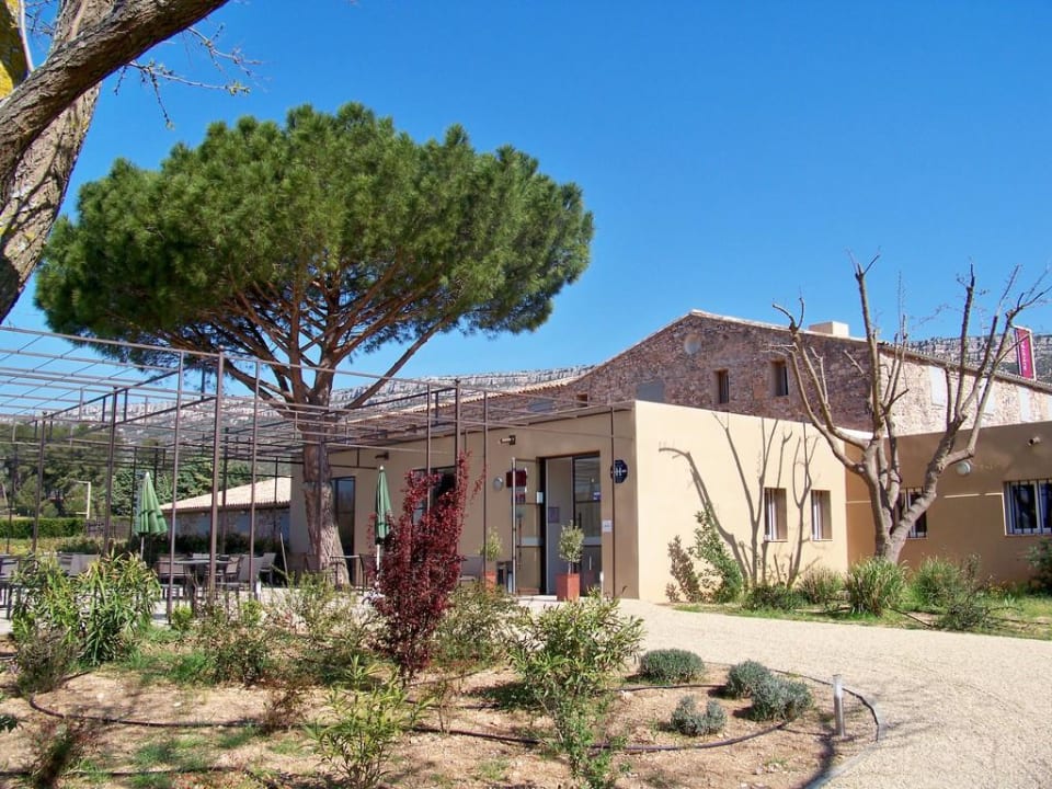 Das Hotel von aussen Mercure Hotel Aix-En-Provence Sainte-Victoire