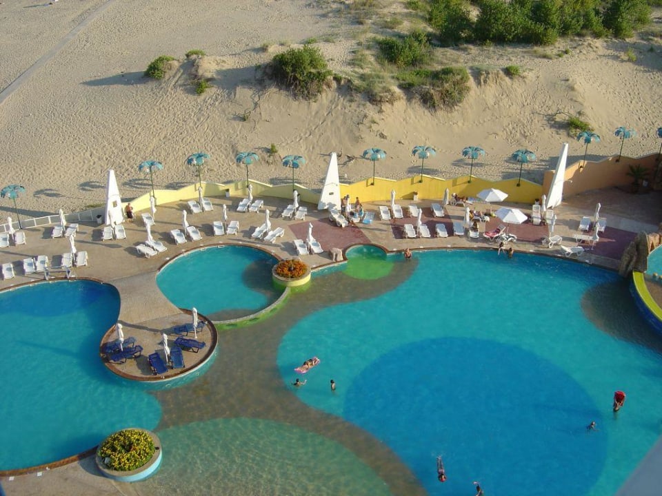 Der Pool vom Burgas Beach Burgas Beach Hotel