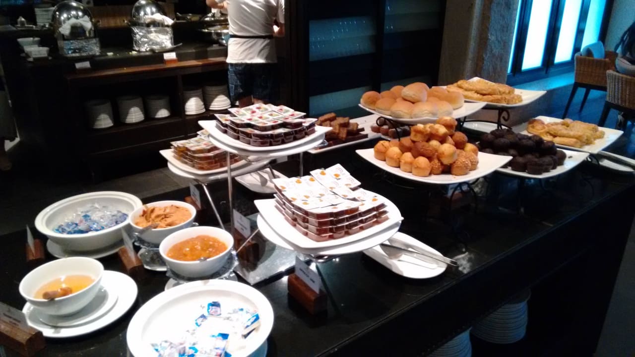 Frühstück Pelangi Beach Resort & Spa