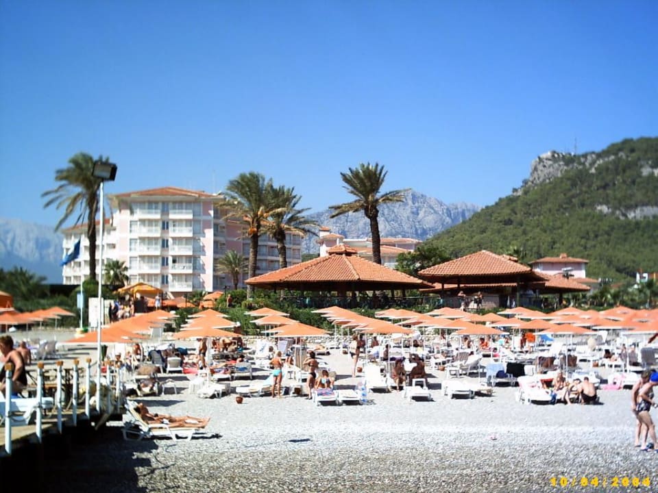 sicht vom mittelmeer aus in richtung hotel Akka Alinda Hotel