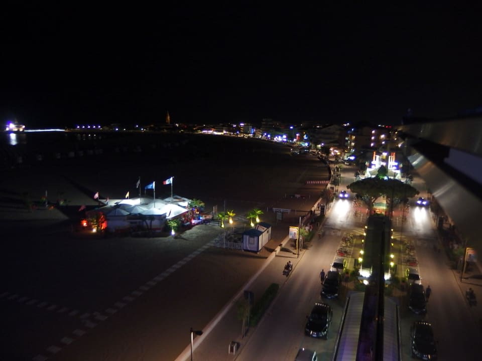 Vom Balkon in der Nacht Hotel Karinzia