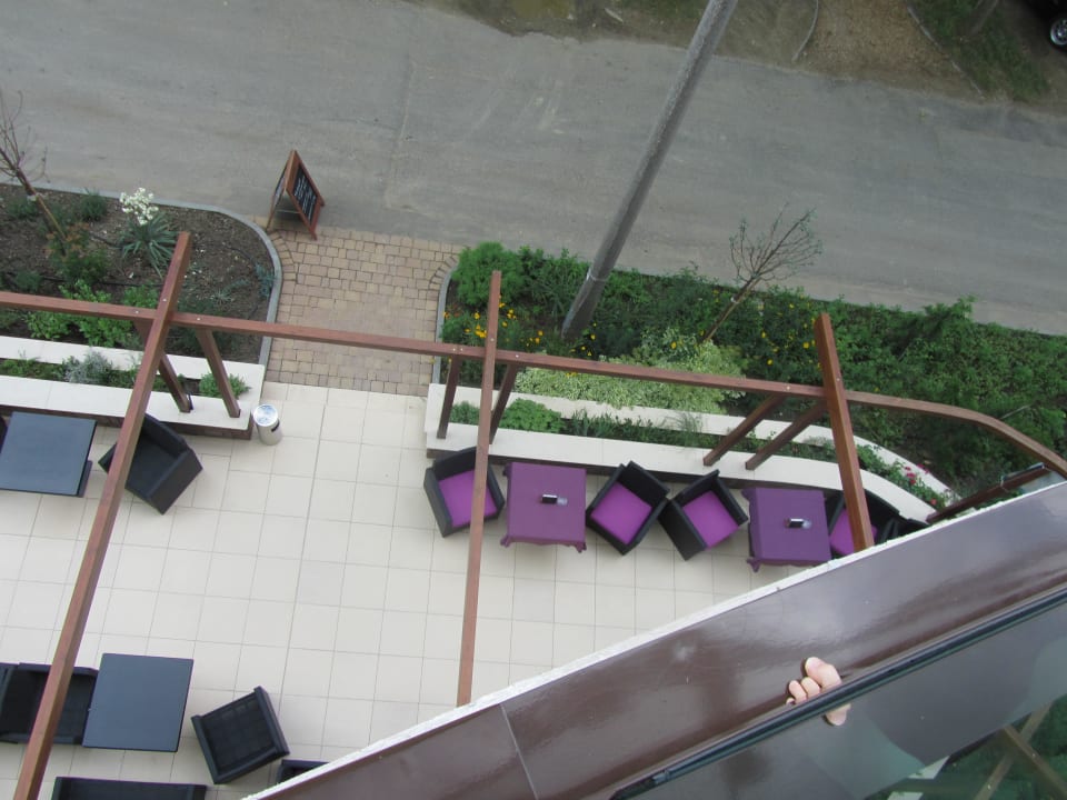 Sonnenterrasse ohne Sonnenschutz Hotel Wellamarin