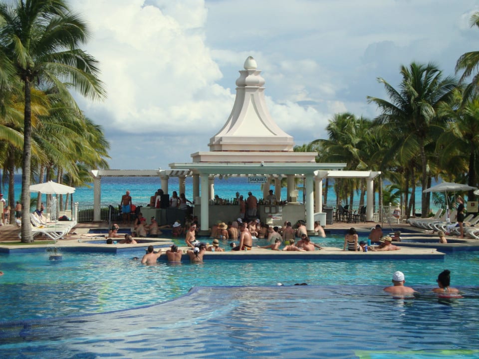 Der obere Pool mit Meerblick Hotel Riu Palace Riviera Maya