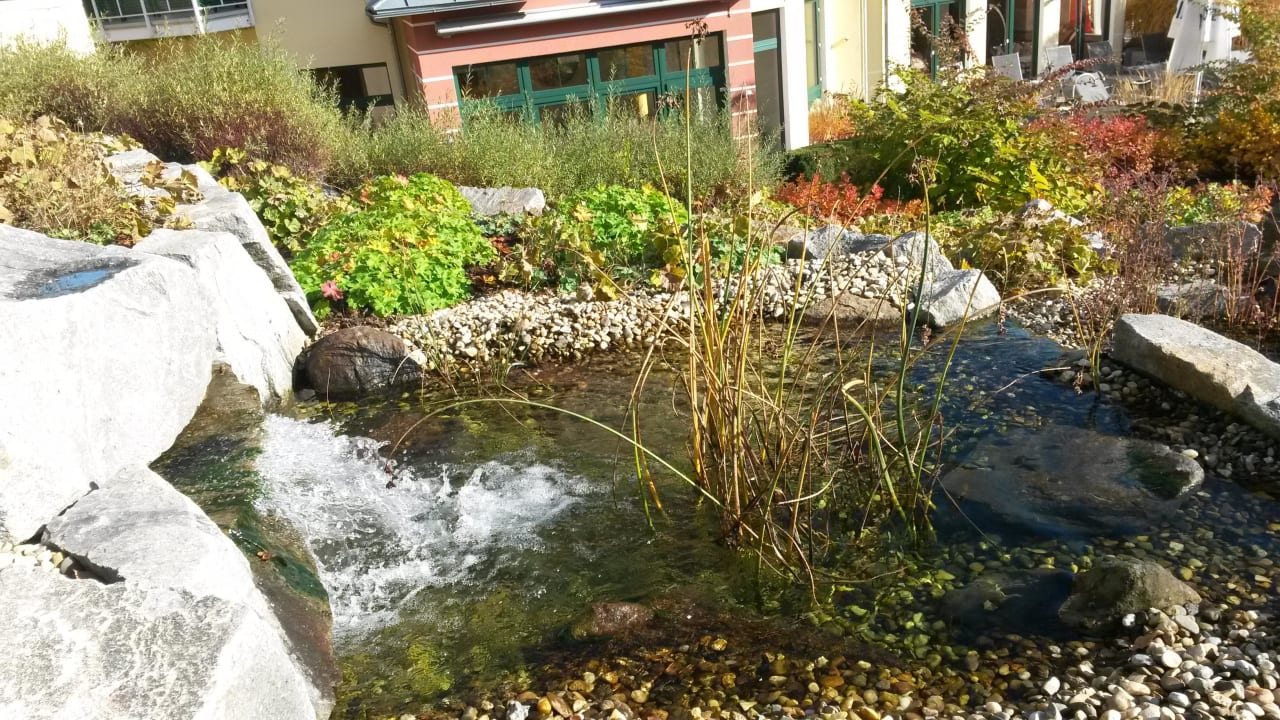 Außenanlage im Herbst  Hotel Reinerhof