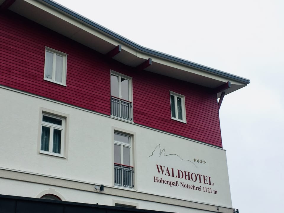 Außenansicht Waldhotel am Notschreipass