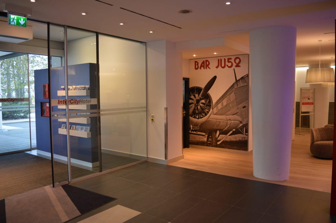 Schöne Lobby IntercityHotel Frankfurt Airport