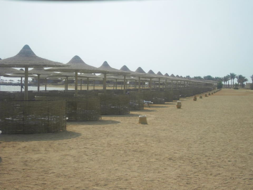 Liegen mit Sandschutz Stella Beach Resort & Spa Makadi Bay