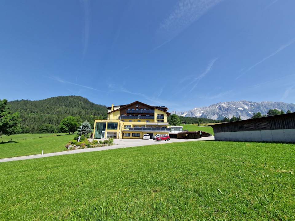 Außenansicht Premium Wanderhotel Steirerhof