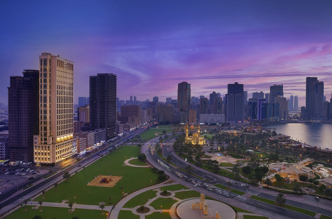 Außenansicht DoubleTree by Hilton Sharjah Waterfront Hotel & Residences