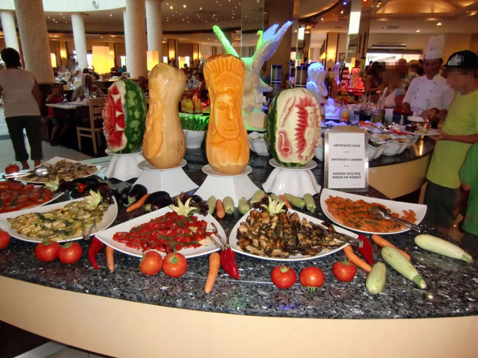 Auswahl am Büffet TUI BLUE Palm Garden