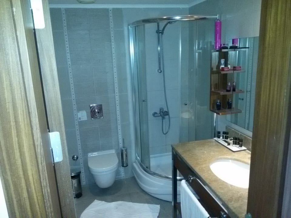 Zimmer Kamelya Aishen Club