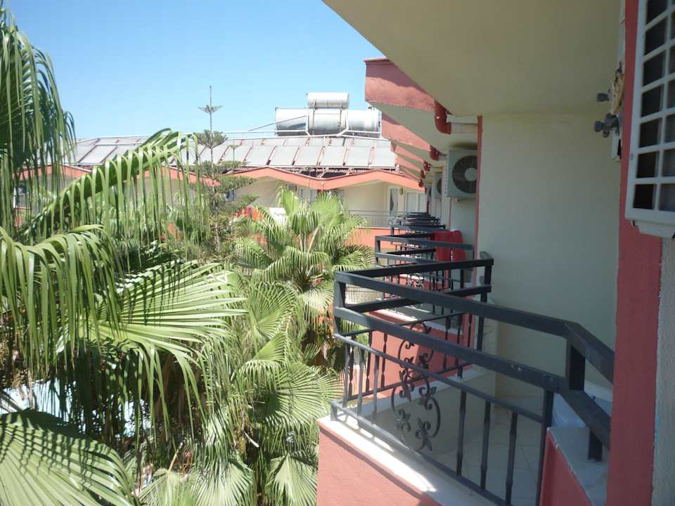 Ausblick auf andere Zimmer Semoris Hotel