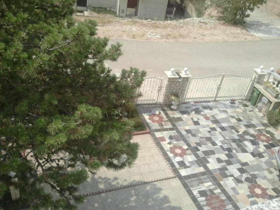 Einfahrt Villa Katarina