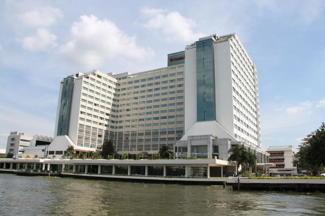 Hotel vom Fluss aus Ramada Plaza by Wyndham Bangkok Menam Riverside