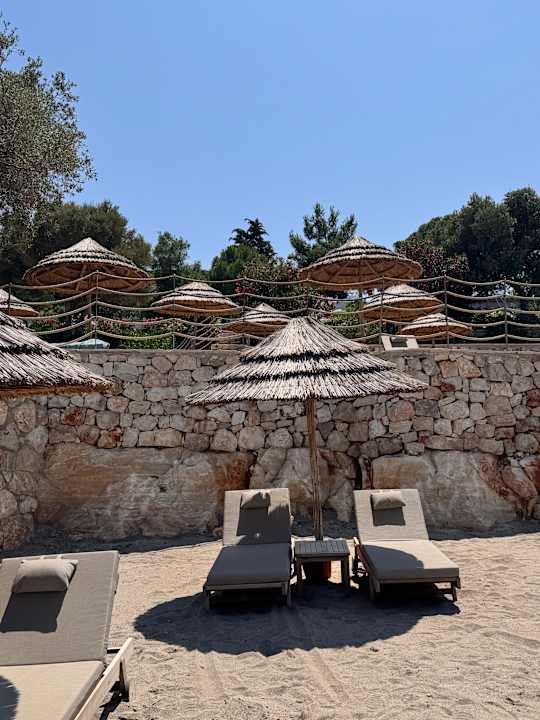 Strand Anda Barut Collection