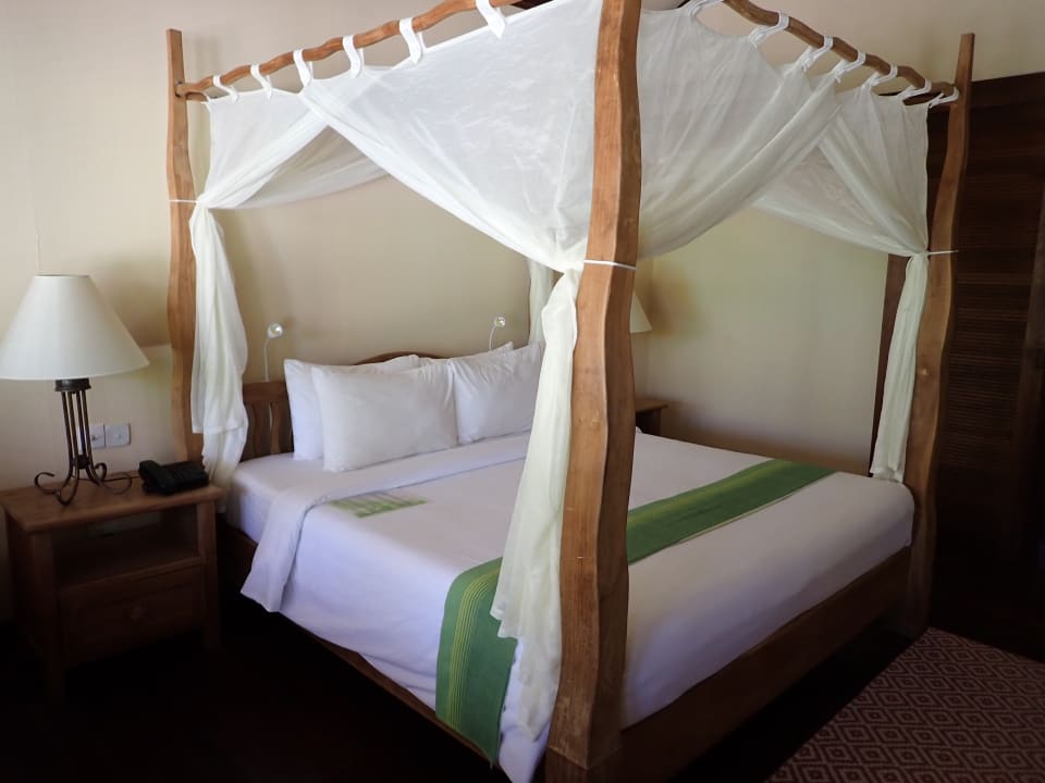 Zimmer Filitheyo Island Resort