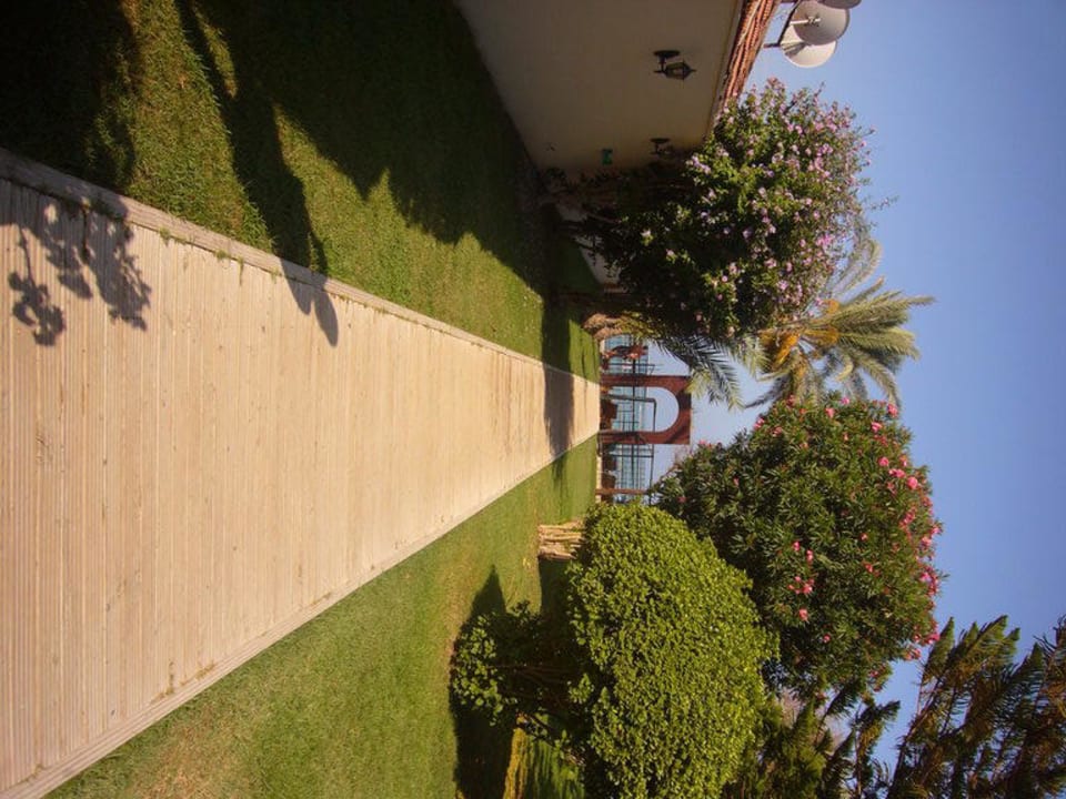 Weg zum Strand Nerton Hotel - Erwachsenenhotel ab 16 Jahren