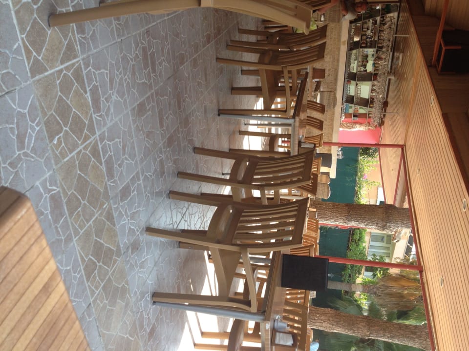 Hotelbar und Speisetische Hotel Angora