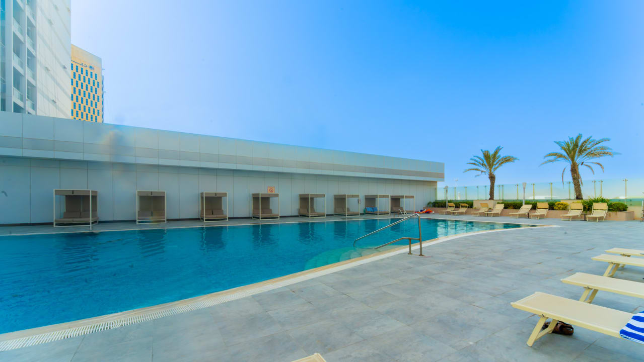 Pool Novotel Fujairah