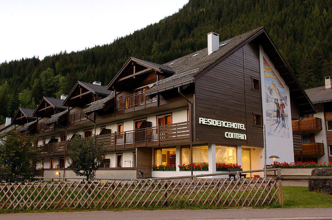 Esterno del residence Residence Hotel Contrin