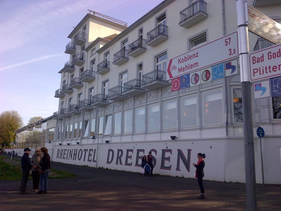 Hotelansicht Rheinseite Rheinhotel Dreesen