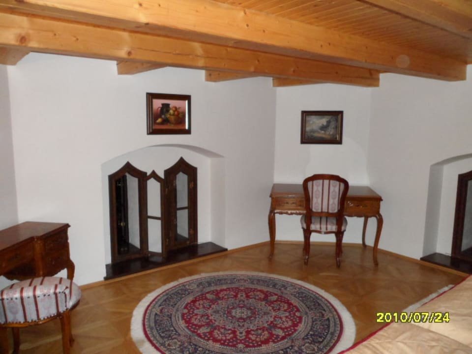 Schlafzimmer im Schloss Turm Hotel Stekl