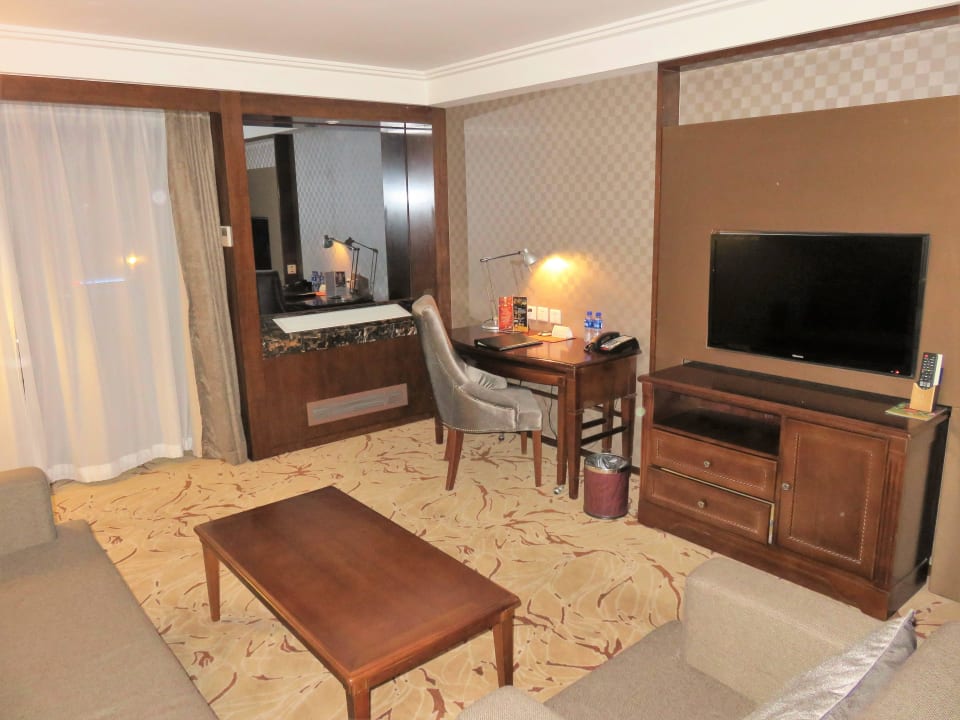 Salon in Suite #702 Hotel Jianguo
