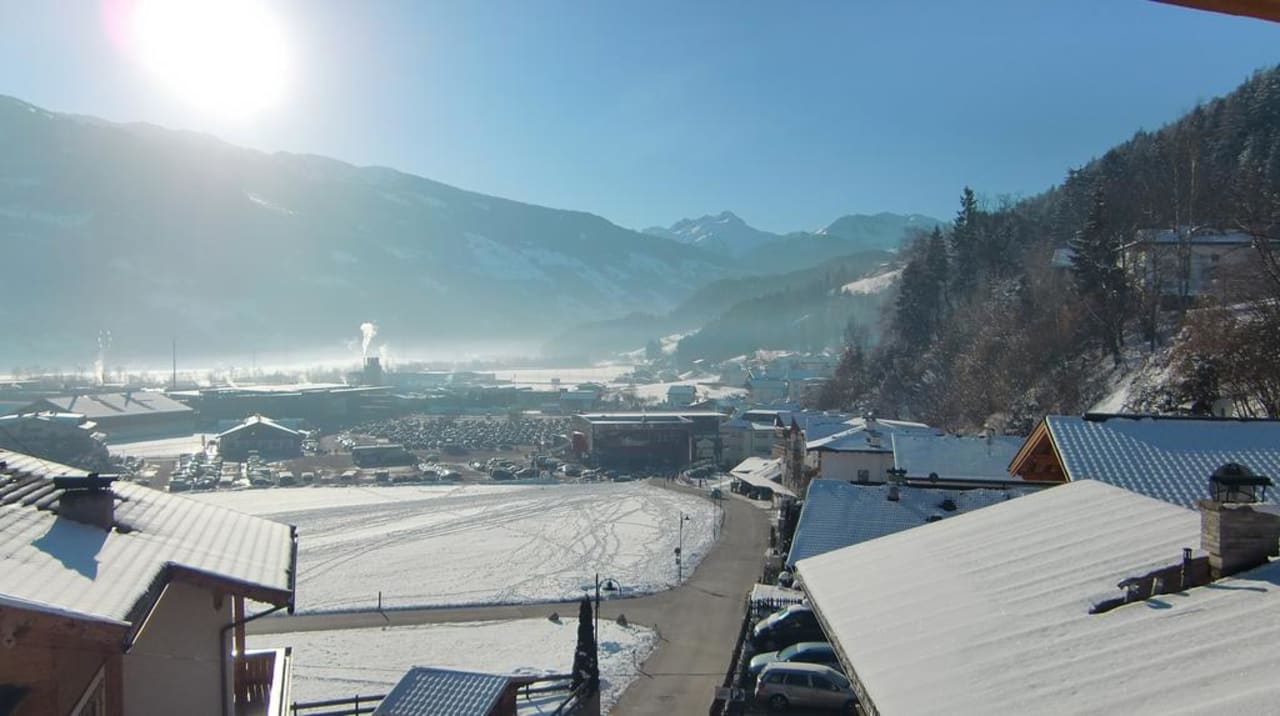 Blick zur Talstation Kräuterhotel Hochzillertal