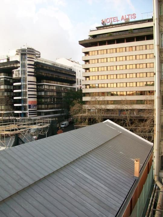 Ausblick 5. Stock, Hofseite Hotel Jorge V