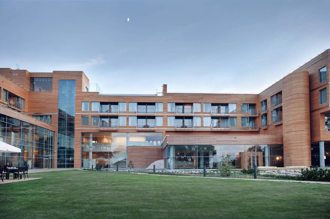 Facade and garden Sopot Marriott Resort & Spa