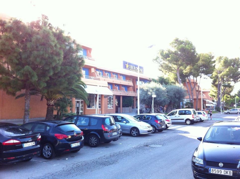 Außenansicht Straßenseite Iberostar Waves Playa de Muro