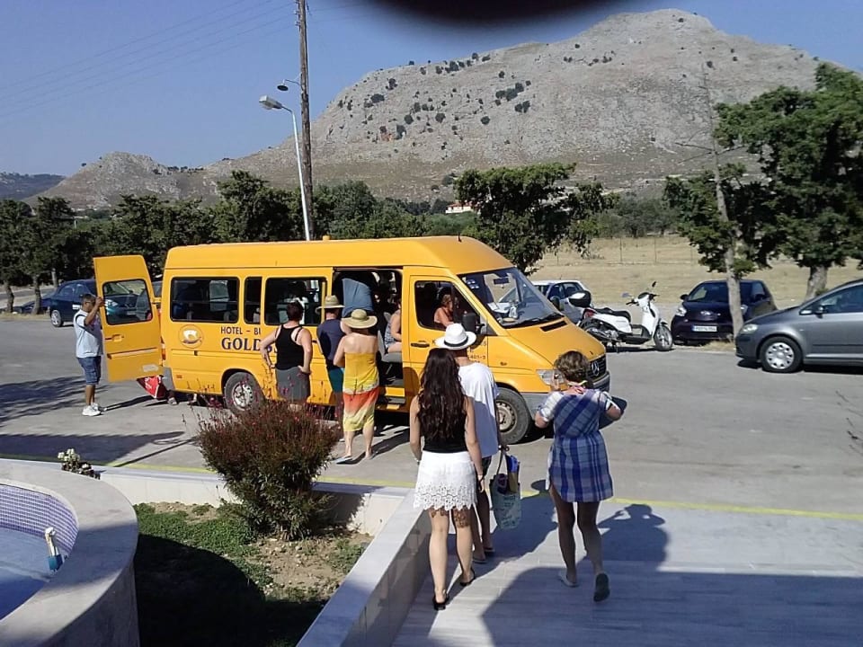 Hotelbus zum Strand Hotel Golden Odyssey
