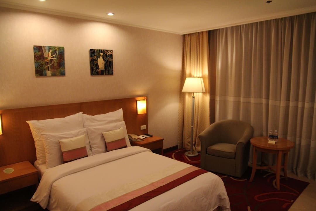 Zimmer Hotel Windsor Plaza
