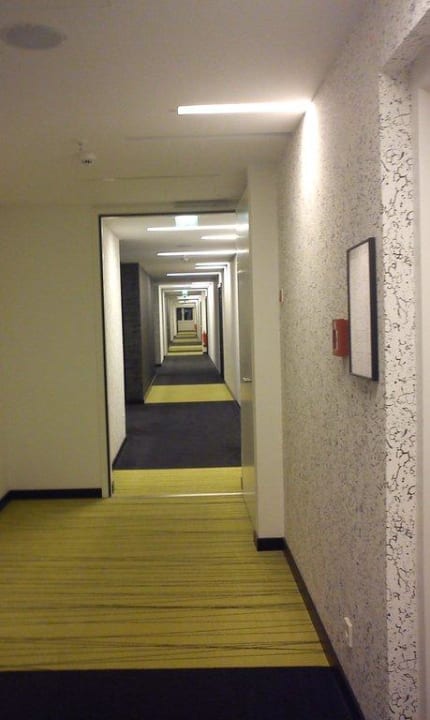 Flur 8. Etage zum Zimmer Vienna House by Wyndham Andel's Berlin