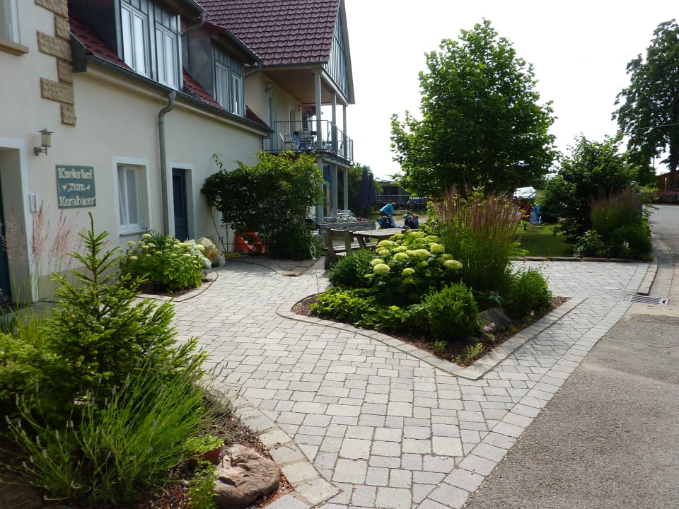 Außenansicht Kinderhof zum Kerabauer