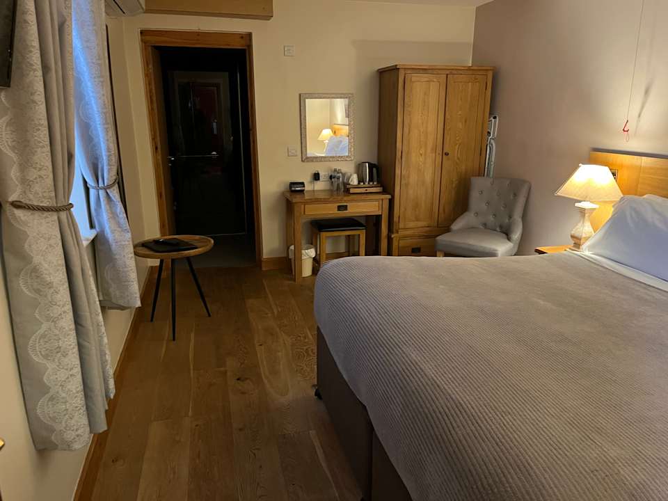 Zimmer Crossways Inn