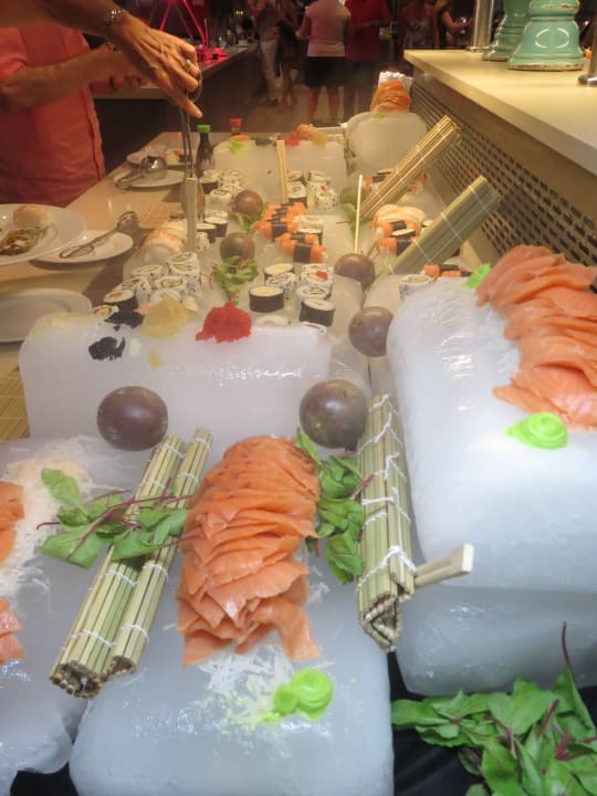 Exquisites Buffet Aquagrand Artistic Luxury Beach Resort - Adults only