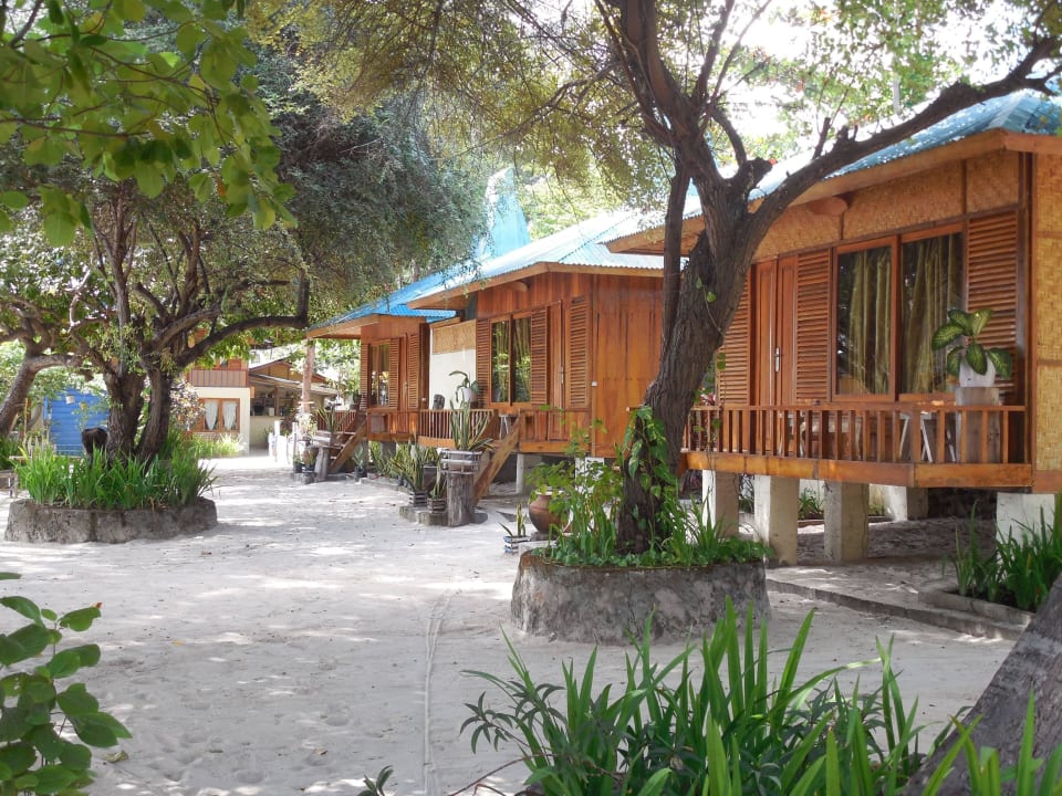 Bungalows alle unterschiedlich gestaltet Guesthouse Pondok Wisata Pantai Cemara