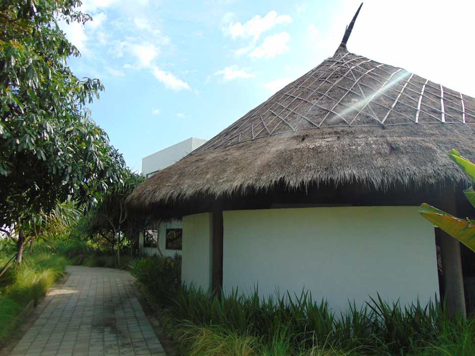 Gartenanlage Amber Lombok Beach Resort