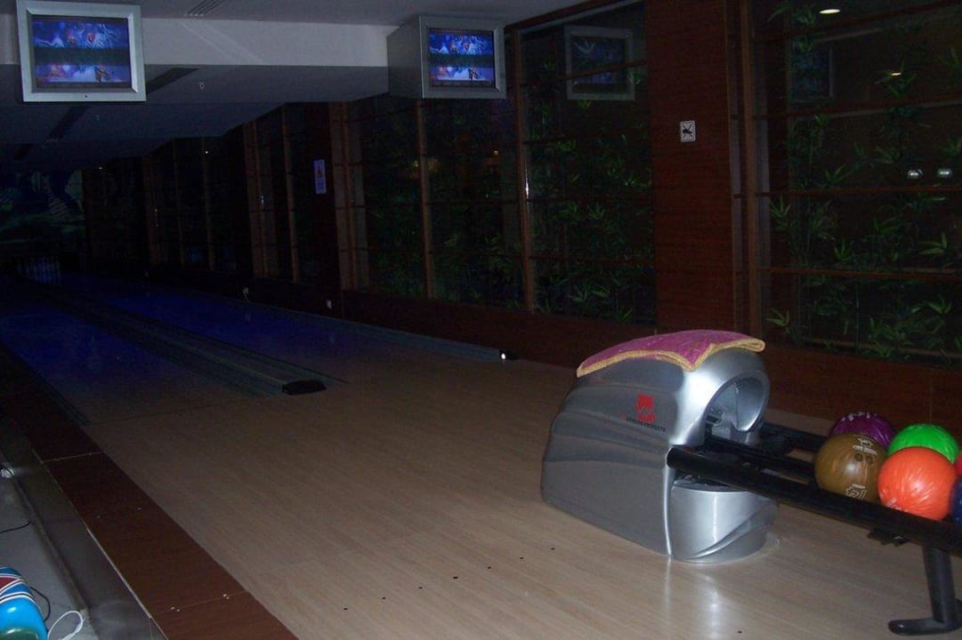 Bowlingbahn im Hotel Limak Lara Deluxe Hotel & Resort