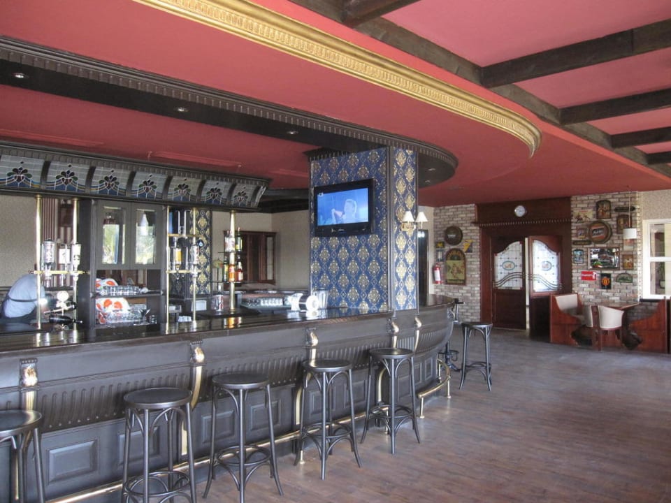 Pub Green Max Hotel