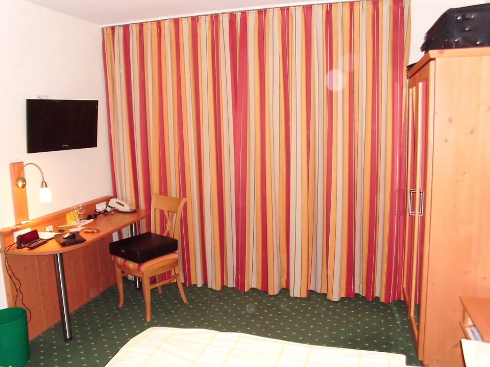 Modern eingerichtete Zimmer Hotel Pistono