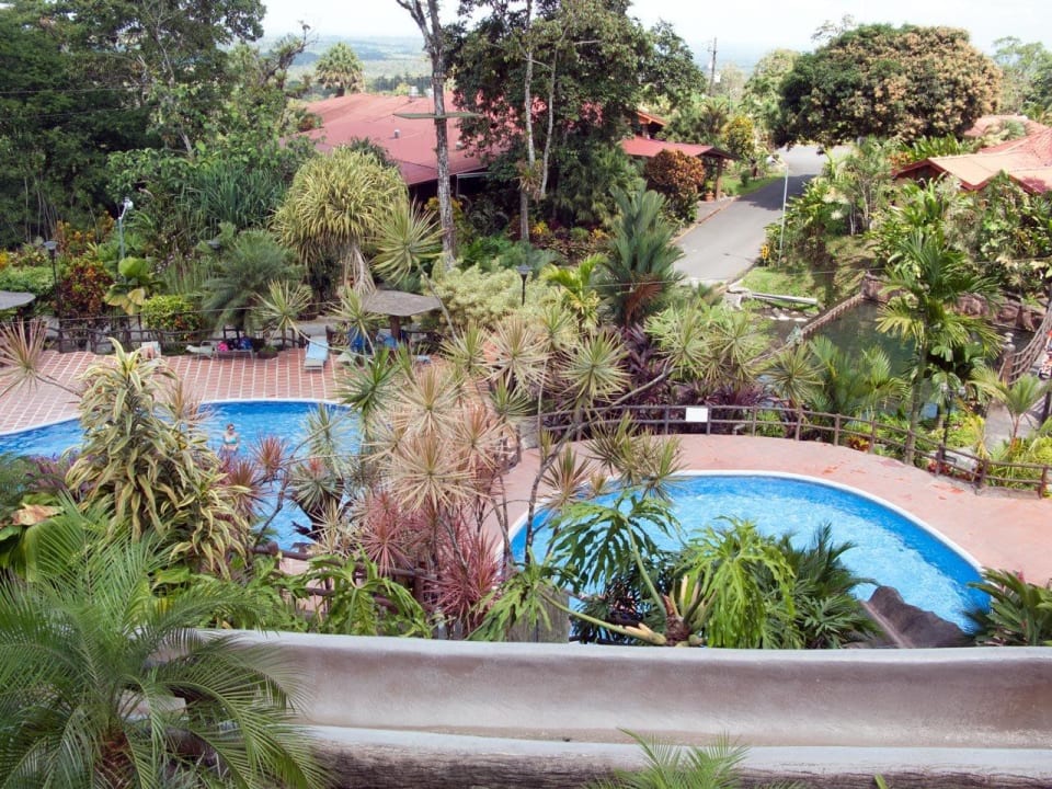 Blick auf die Thermalpools Hotel Los Lagos