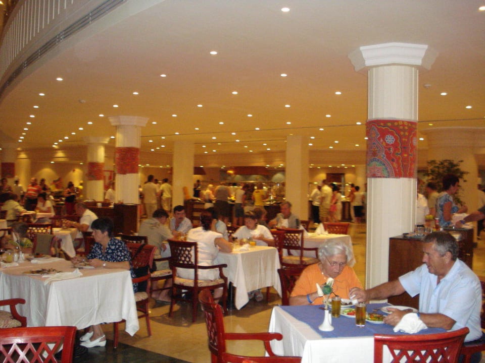 Jídelna Pyramisa Beach Resort Sahl Hasheesh