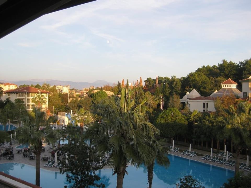 Pool am Abend Barut Hemera