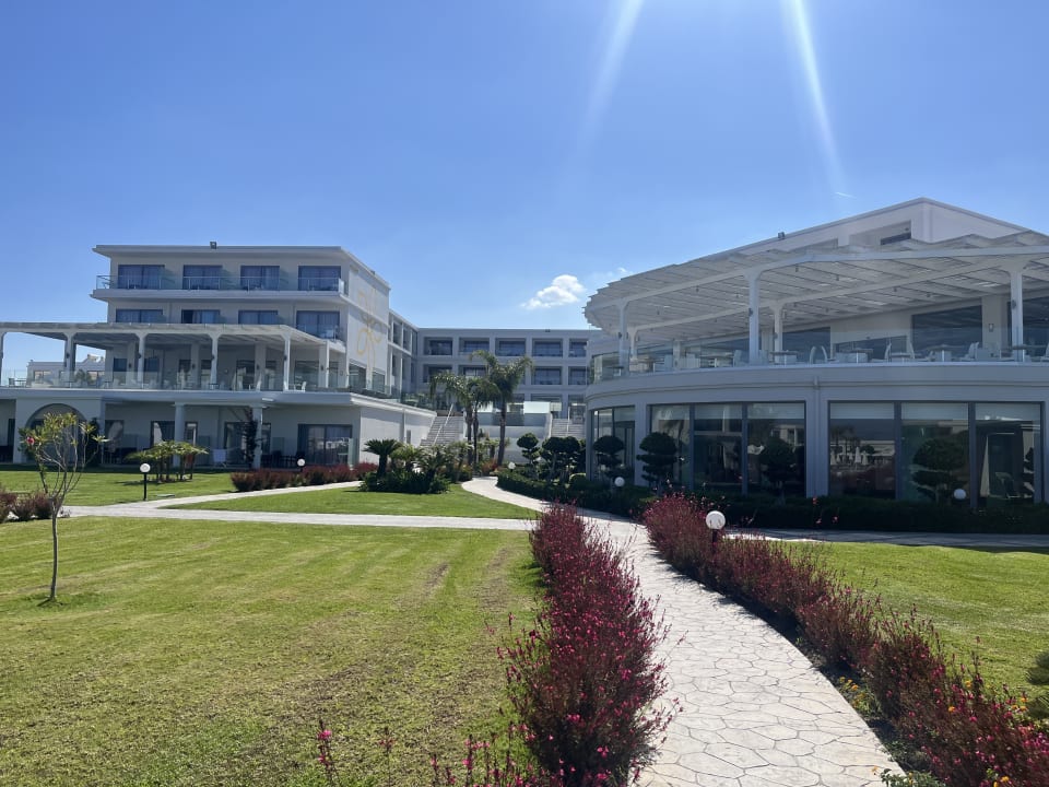 Außenansicht Asterias Beach Resort