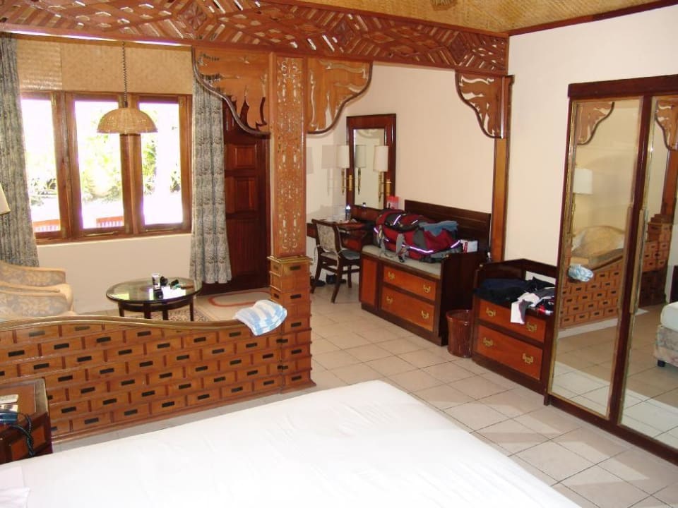 Bungalow 4 Vilamendhoo Island Resort & Spa