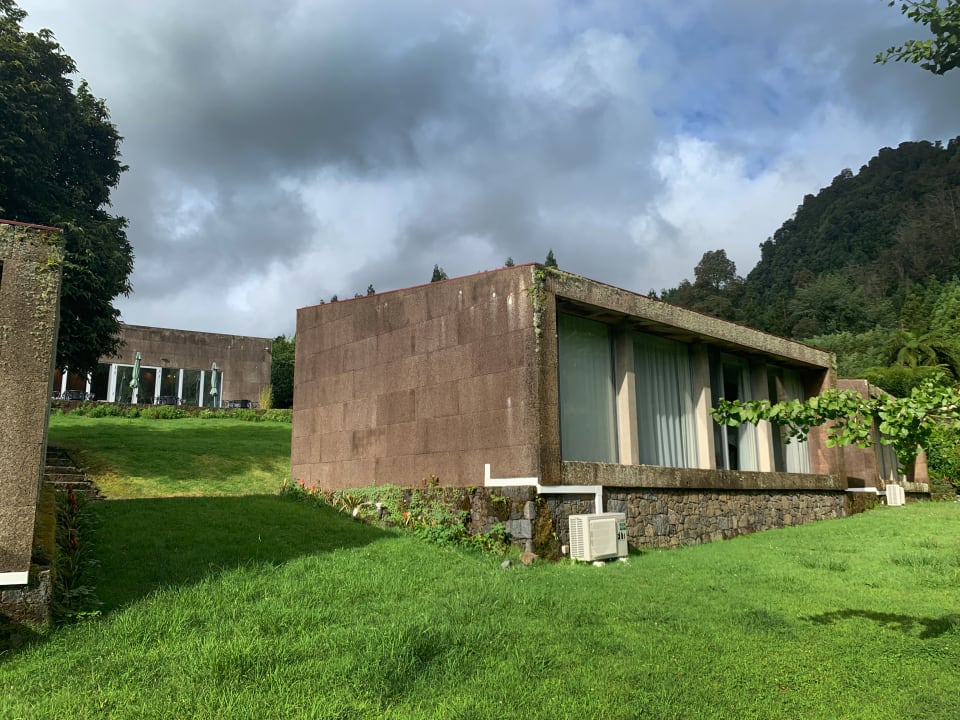 Außenansicht World's Nests Furnas Pods Village