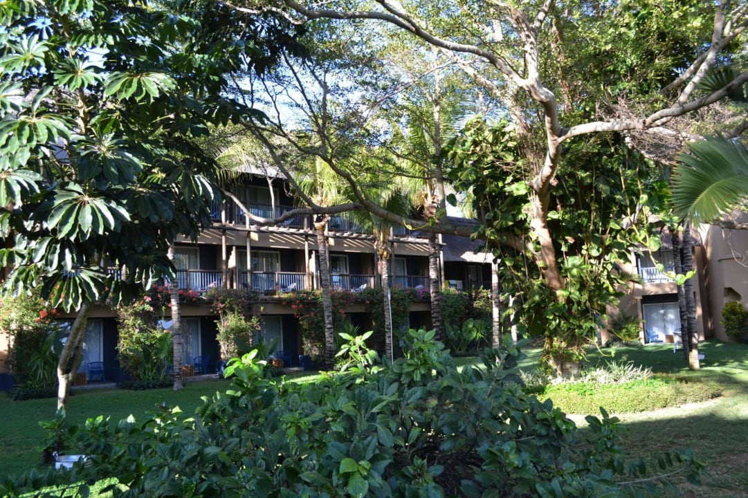 Wygląd zewnętrzny hotelu  Veranda Pointe aux Biches Hotel