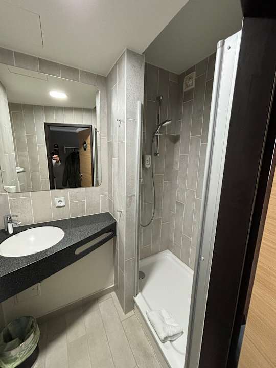 Zimmer B&B Hotel Frankfurt-Niederrad